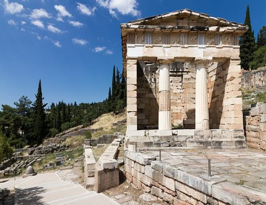 All-day trip to Arachova Delphi