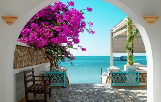 Cycladic architecture with blue sea view - Greek islands