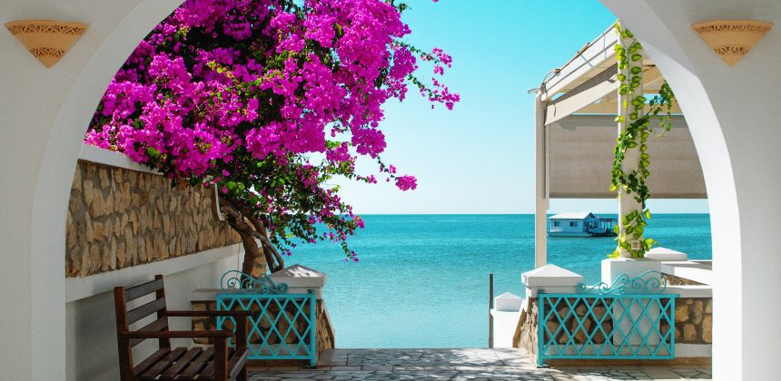 Cycladic architecture with blue sea view - Greek islands